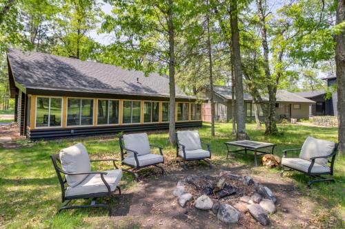 1 Mi to Beach and Lake Breezy Point Cabin with Yard!