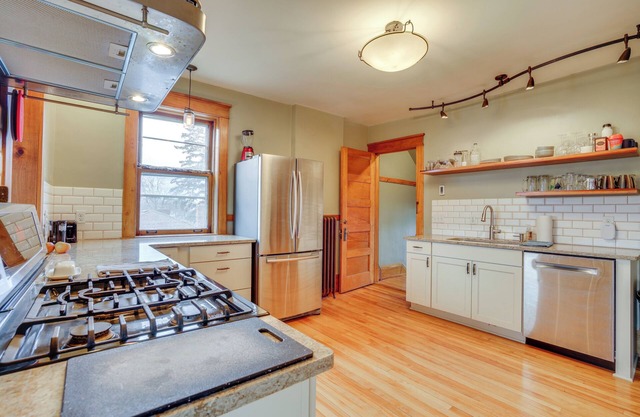 1 Mi to Como Park: WFH-Friendly Saint Paul Duplex!