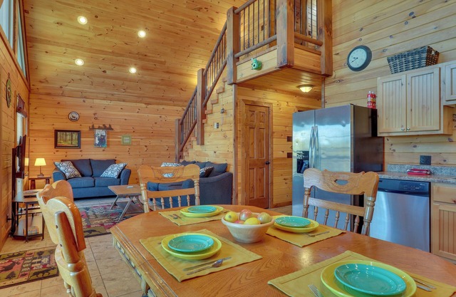 1 Mi to Current River: Sunset-View Van Buren Cabin