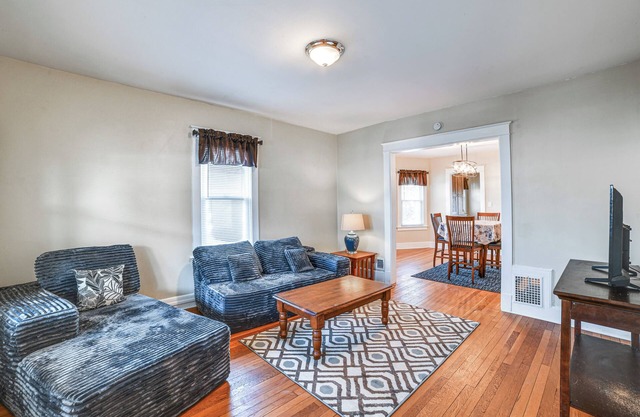 1 Mi to Dtwn Binghamton: Apt w/Covered Balcony!