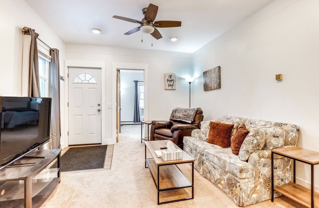 1 Mi to Dtwn: Pet-Friendly Corning Retreat