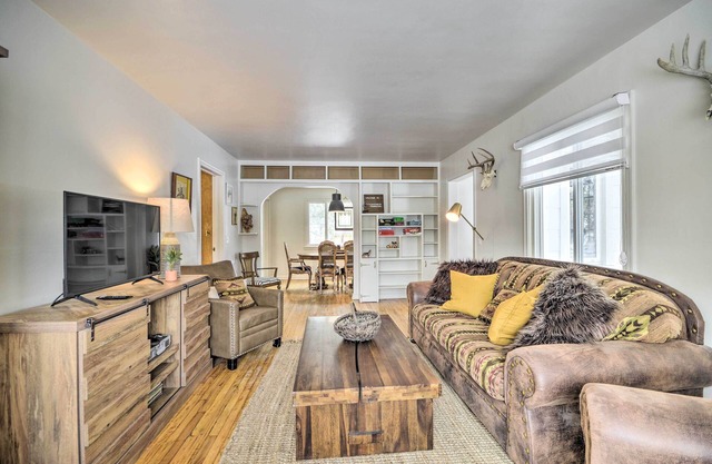 1 Mi to Hot Springs! Central Thermopolis Home