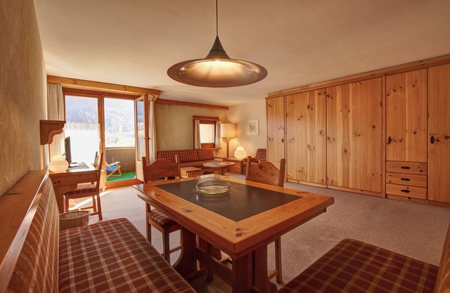 1-room flat with lake view on the 2nd floor