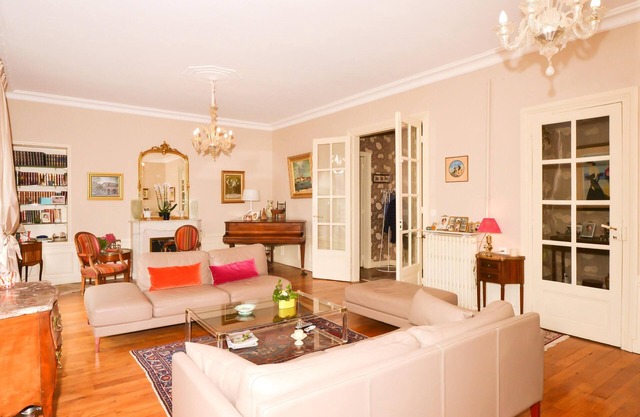 1 spacious guest rooms, hyper center reims, parking,