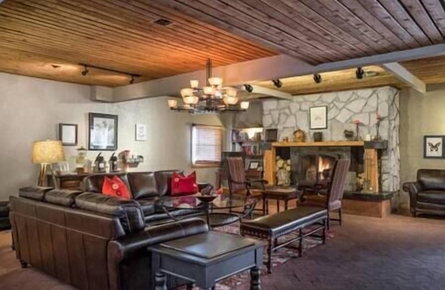 1 Sweetwater Lift Lodge Resort, Pool Table, Gym!