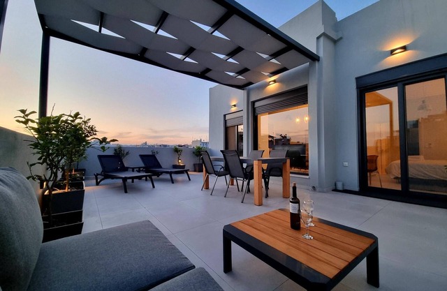 10 Apartments & Suites Athens