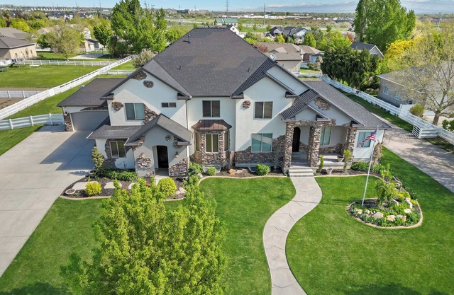 10 Bedroom Luxury Home with Gym and Theatre Room