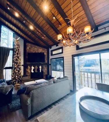 10 Guests 3BR 3BA Spacious & Beautiful Area