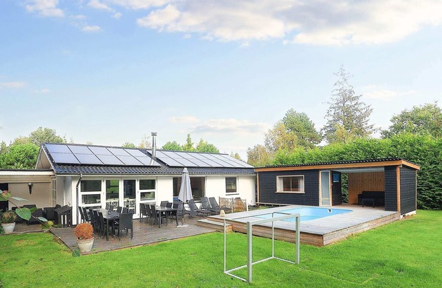 10 person holiday home in Væggerløse