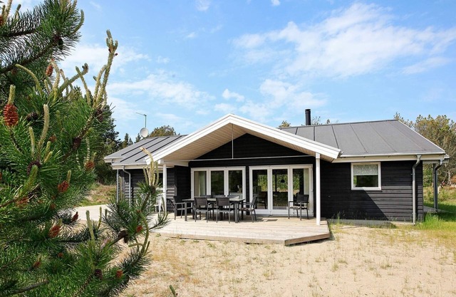 10 person holiday home in Ålbæk-By Traum