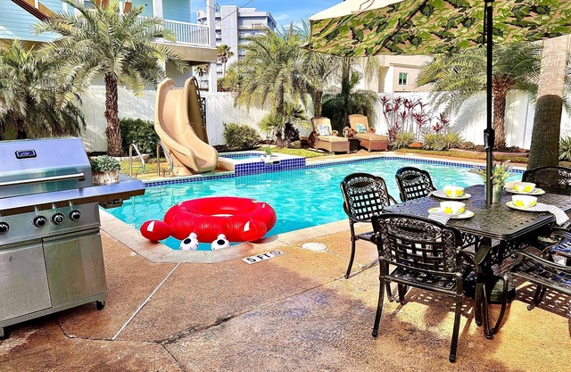 100 Steps to Sand/Private Pool/2 Slides/Sleep24