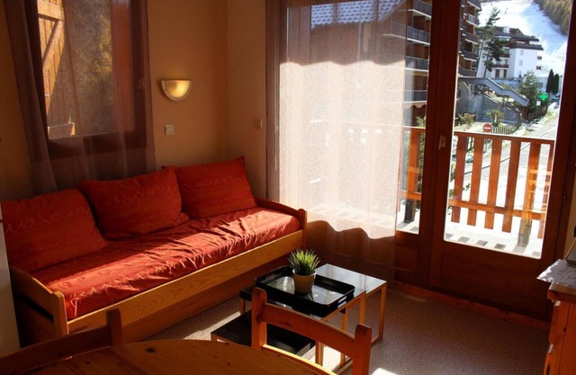 100m from ski lifts, 2nd floor, balcony, tv, 42m², La Joue du Loup