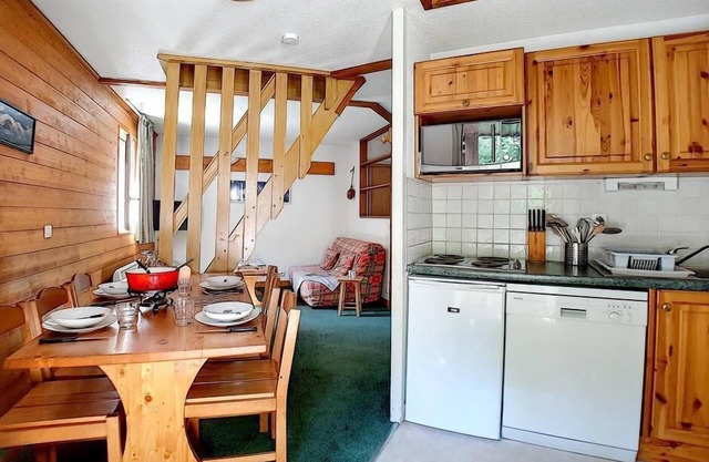 100m from ski slopes, 5th floor, tv, ski locker, 45m², Les Menuires