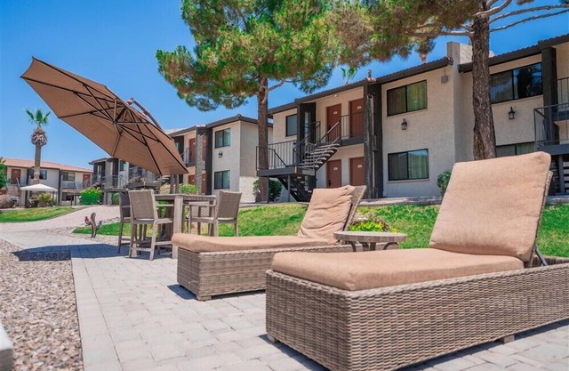 103 1-Bedroom Luxury Suite | Pool, Fire Pit & Outdoor Lounge