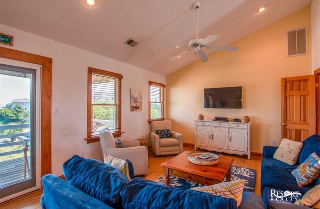 1040 - SeaQuinns by Resort Realty