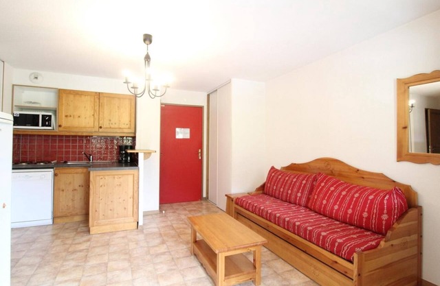 10m from ski slopes, 2nd floor, balcony, parking, tv, ski locker, 34m², Val Cenis