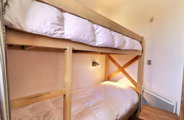 10m from ski slopes, 5th floor, balcony, ski locker, 41m², La Tania