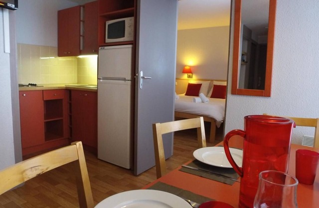 10m from ski slopes, parking, tv, ski locker, 40m², Les 7 Laux