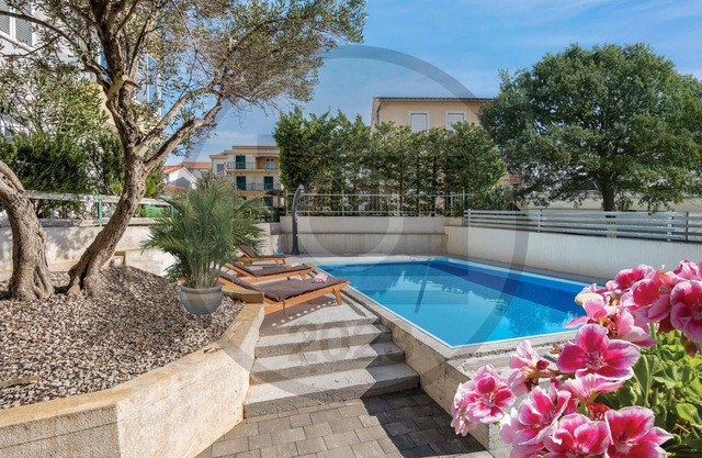 11 bedroom amazing apartment in Srima