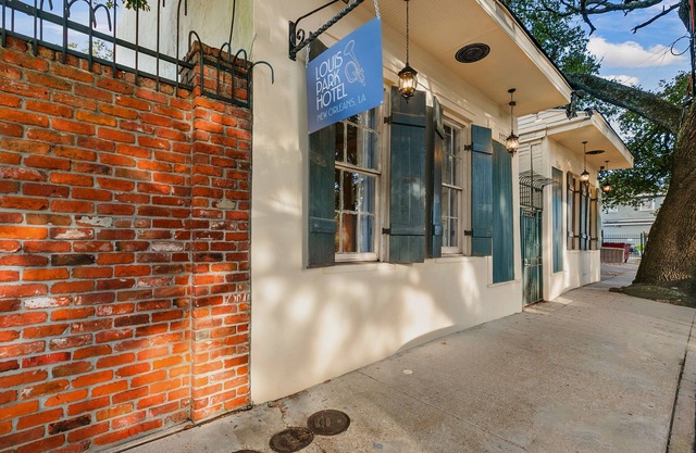 11 Historic Guesthouses w/Parking (Sleeps 54)