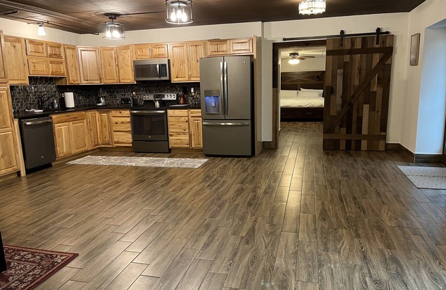 1174 Topside! Cozy 2BR apartment!