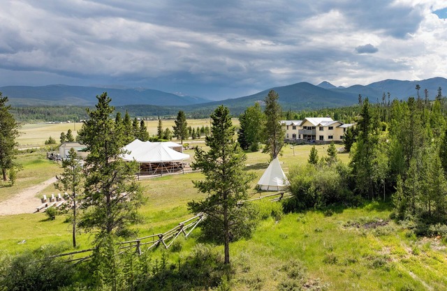 11BR Lodge. Rustic space for weddings & retreats! GoCasaVista.