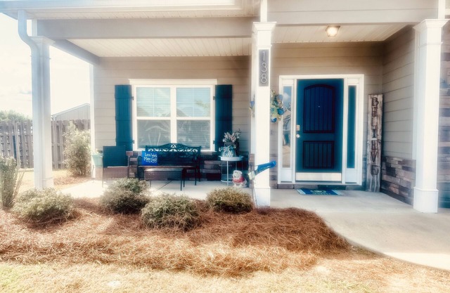 12 miles from Masters, 4BR, 3 full bath, sleeps 10