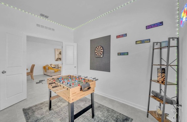 12 min to Legoland & SeaLife- Games/Peppa Pig/Dinning