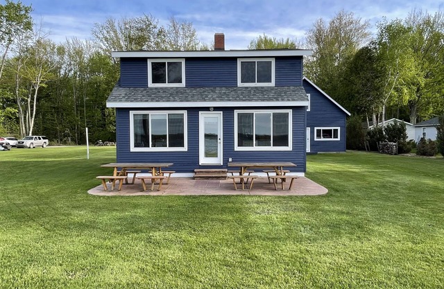 120' on Waterfront-Platte Lake Lodge-Pontoon Available!