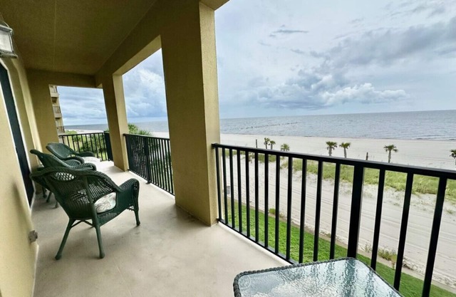 #123 Beachfront Condo with Amazing Views