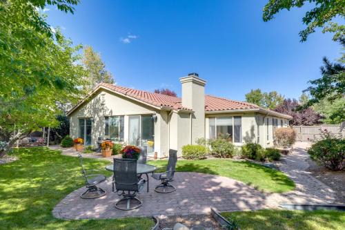 13 Mi to Slopes Cozy Home with Fenced Yard in Reno