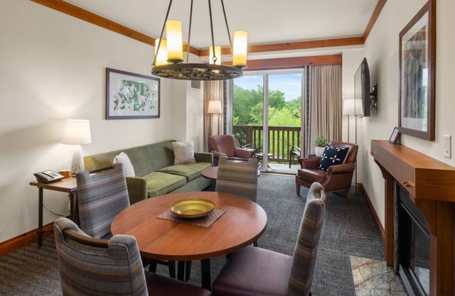 #1310A | 2bdrm | Let It Snow | 3rd Floor Mountain and Spruce Peak Views