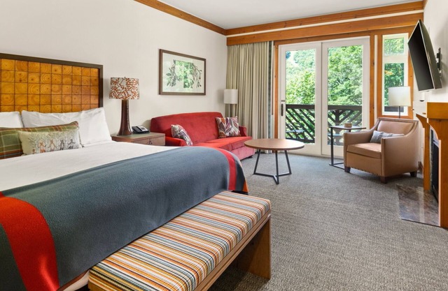#1315 | STUDIO | The Lodge At Spruce Peak | Big Mountain Views 3rd floor