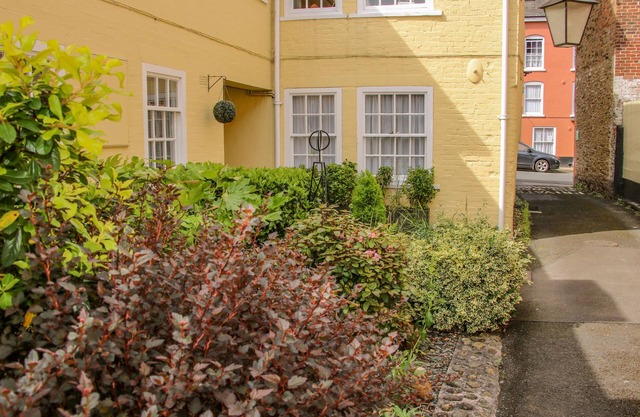 138C OLD STAR & GARTER MEWS, romantic in Ludlow