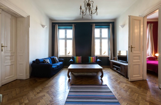 140m, 3 bdr, 2 bth Family Apartment