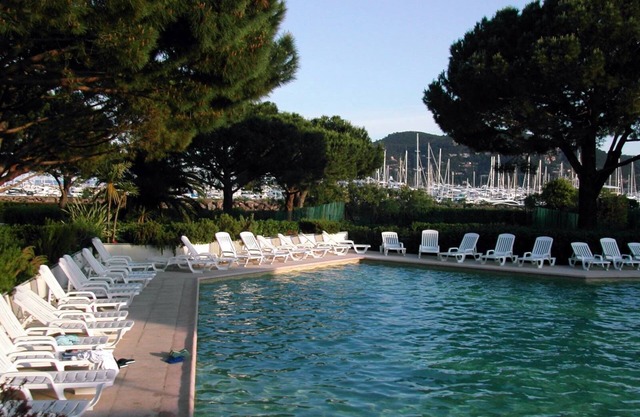 14452 Seasonal rental 44m² waterfront studio.