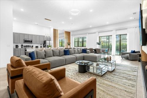 15 Bedrooms 15 Bathrooms Paradiso Grande 6313SS