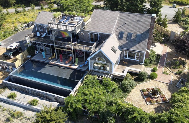 15% OFF 25x42 heated pool, pets, ADA, EV car charger, 4 ensuite, private beach