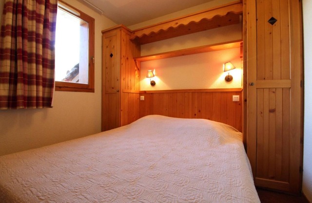 150m from ski slopes, 3rd floor, view mountain, fitness, swimming pool, balcony, tv, ski locker
