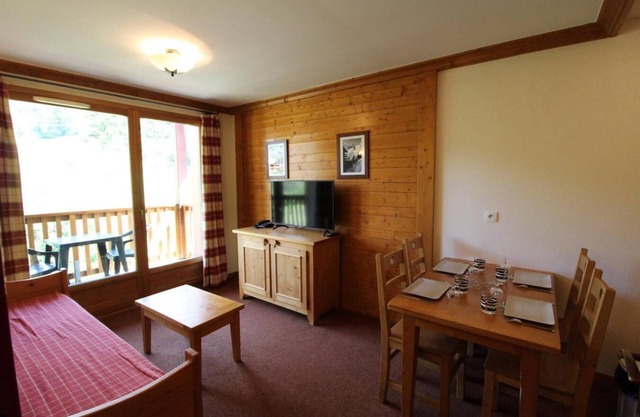 150m from ski slopes, 3rd floor, fitness, swimming pool, balcony, tv, ski locker, 30m², Val Cenis