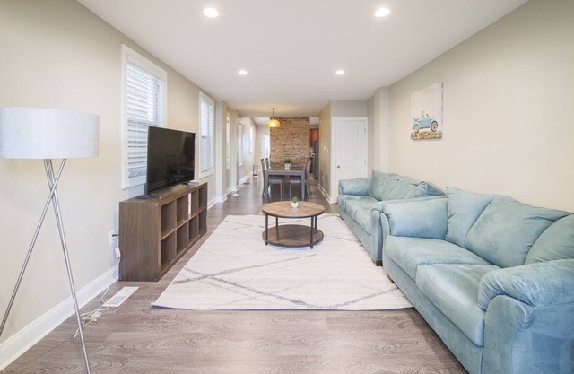 15MIN->EWR/American Dream Mall!