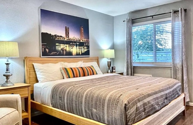 15th Ave · Rare Land Park Studio w/King Bed + Patio + Washer Dryer + Kitchen