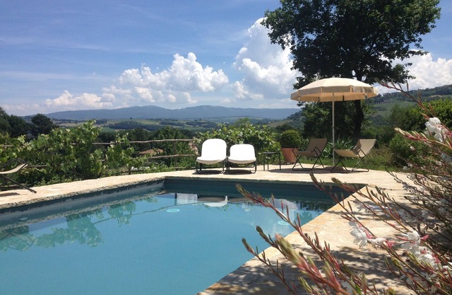16th century Tower with spectacular pool in the heart of green Umbria