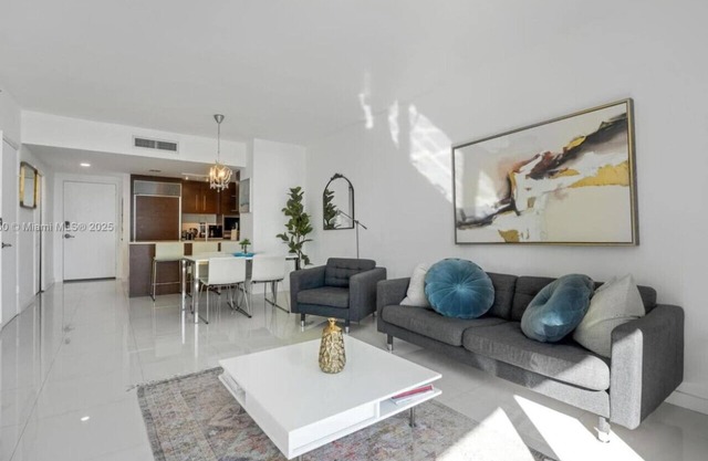 16th Floor - 2BED/1BATH - Bay Views.- Free Spa