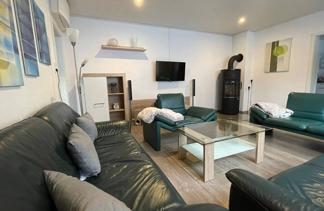 170 qm2 Großes, Gemütliches Haus mit Kamin und Klimaanlage. Hunde Erwünscht!