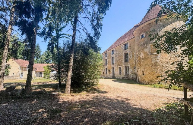 17th century manor house and barns*Indoor pool*22 Pers