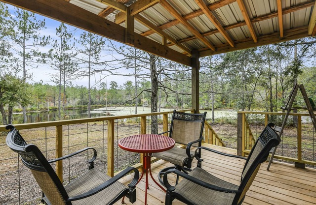 18 acres with 2 ponds. Cozy 3 bedroom family friendly retreat.