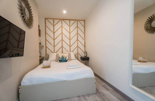 18. Private room 26m + living room and kitchenette - WIFI