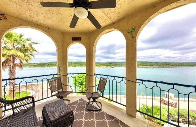 180 degree Lake View From Private Villa on the Island on Lake Travis!