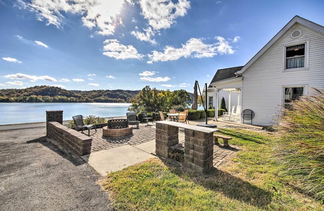 1872 Bethlehem Home w/View of Ohio River!